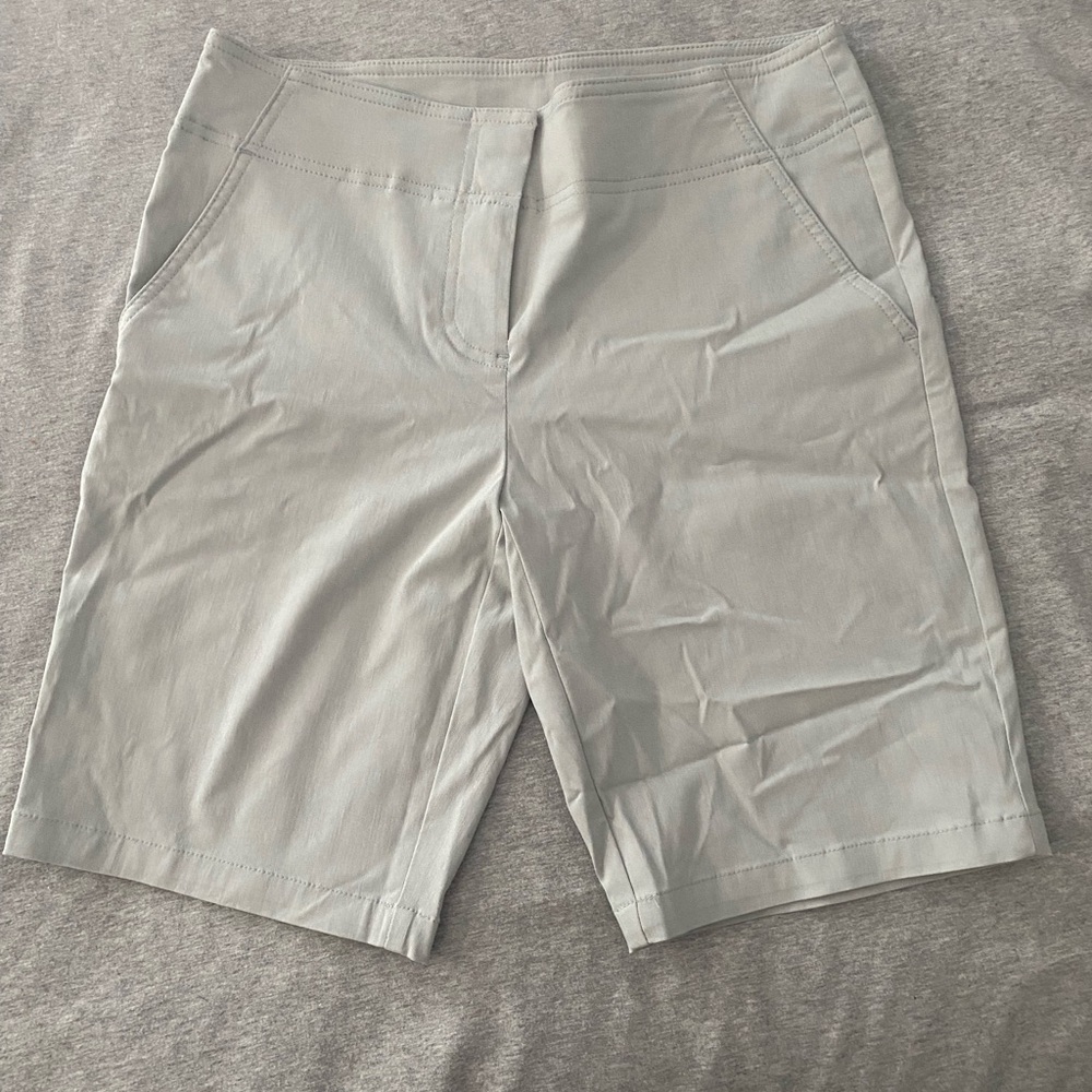 Women’s IZOD golf shorts